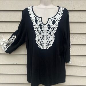 Lauren Michelle top with Ivory Lace detail, Size XL